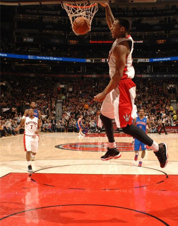 一部备受瞩 一部备受瞩