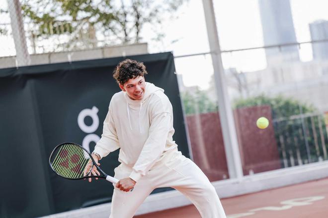 的人员更迭 的人员更迭