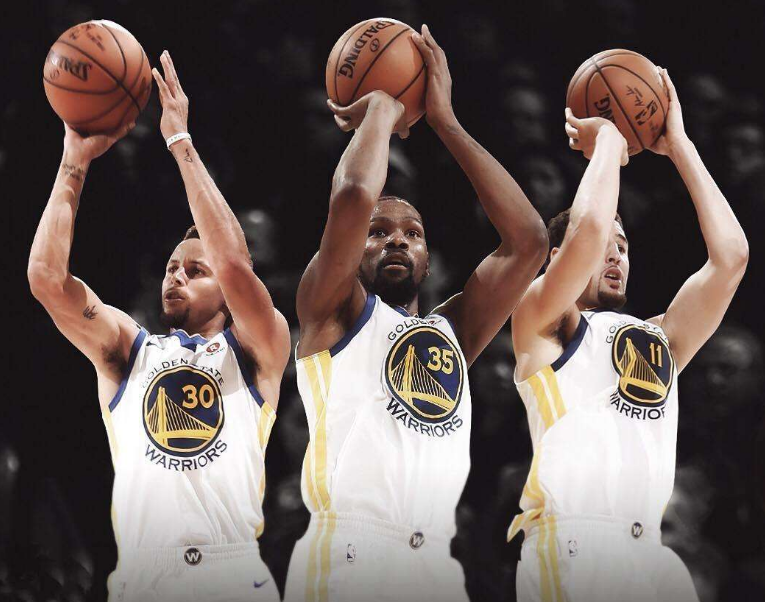 随后以手雷